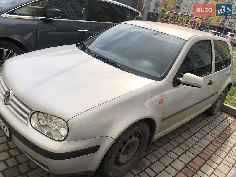 Volkswagen Golf (1999)