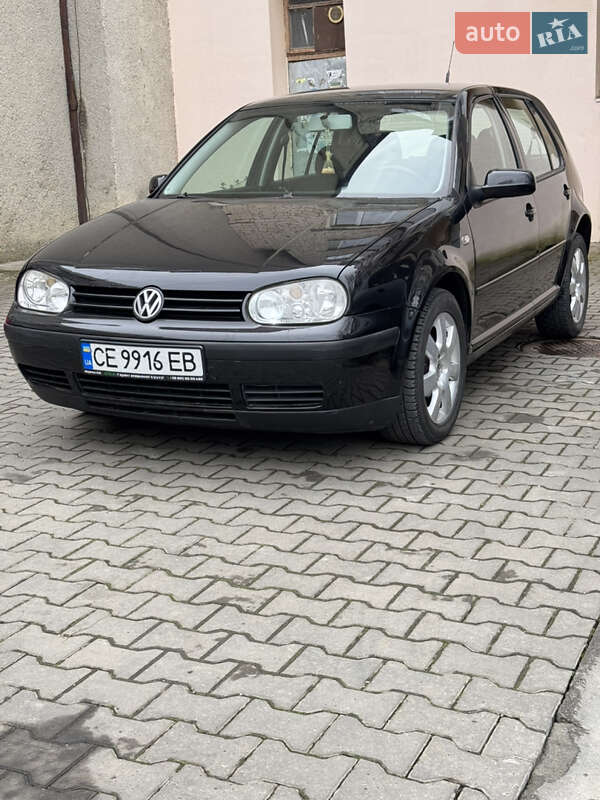 Volkswagen Golf (2003)