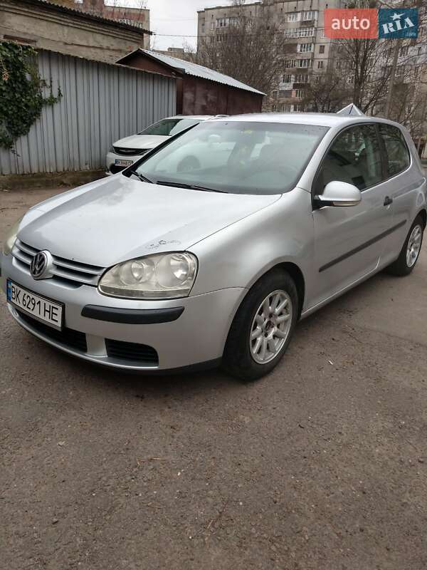 Volkswagen Golf (2005)