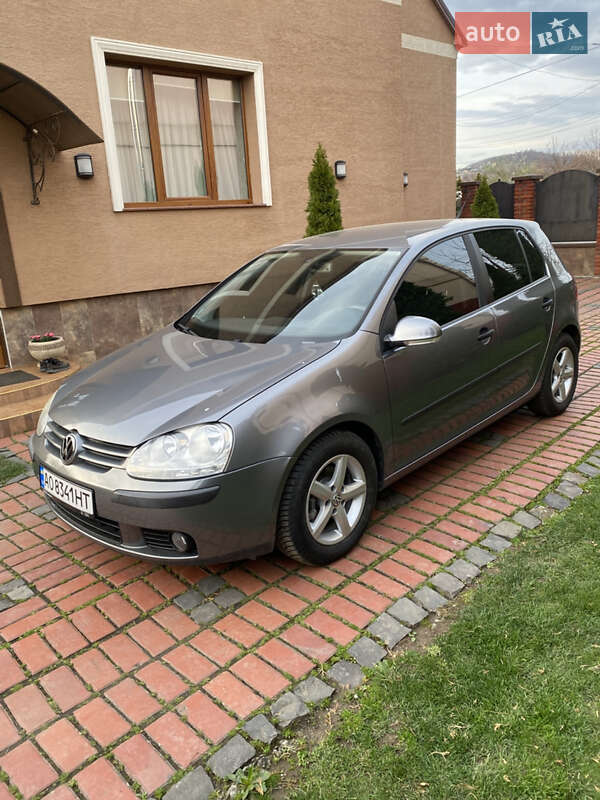 Volkswagen Golf (2005)