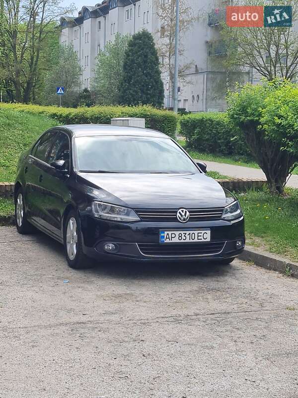 Volkswagen Jetta (2012)