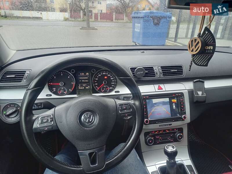 Volkswagen Passat (2010)