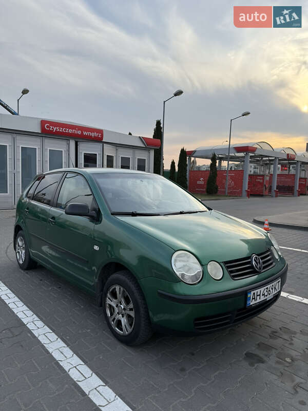 Volkswagen Polo (2004)