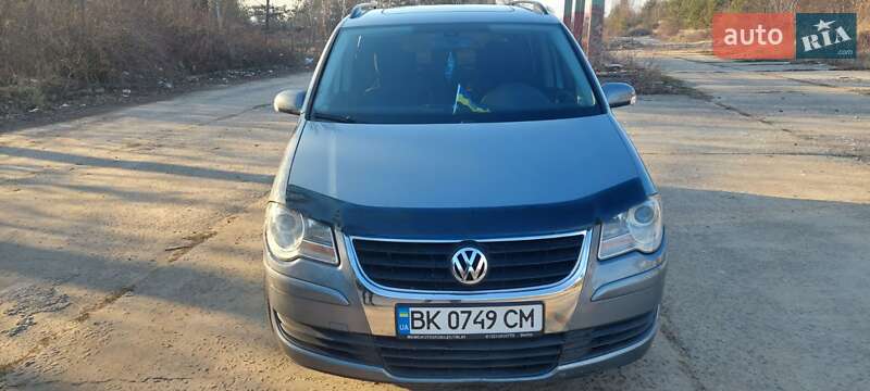 Volkswagen Touran (2007)
