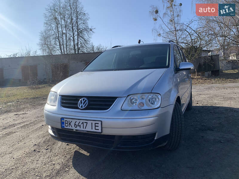 Volkswagen Touran (2003)