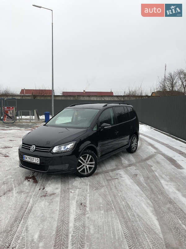 Volkswagen Touran (2011)