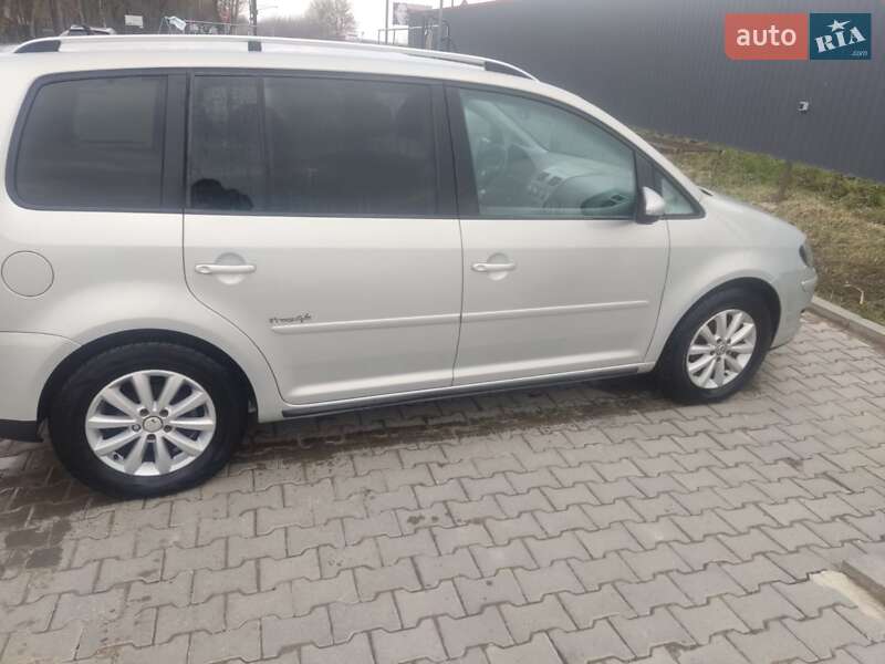 Volkswagen Touran (2009)