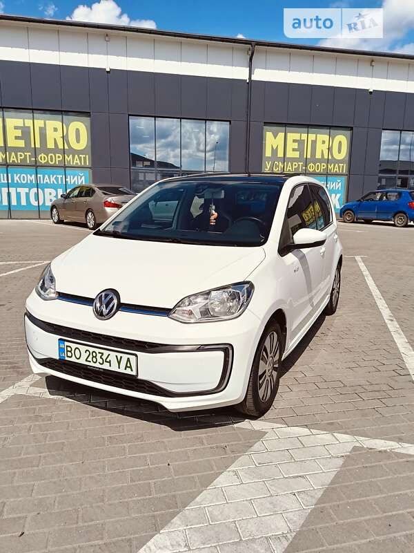 Volkswagen Up (2016)