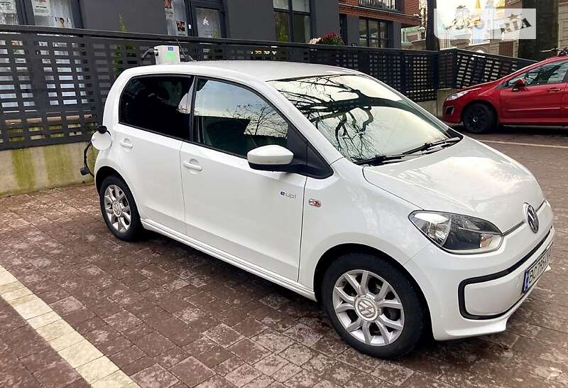 Volkswagen Up (2014)