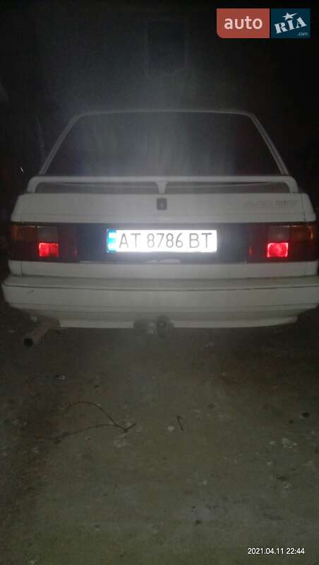 Volvo 440 (1990)