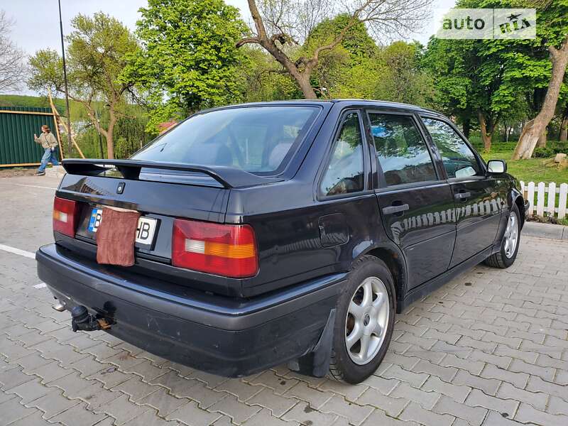 Volvo 440 (1994)