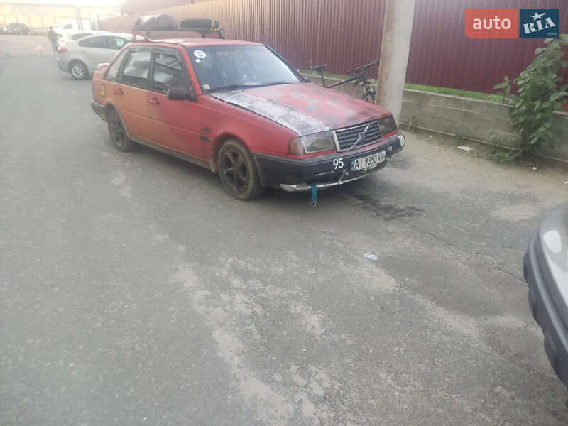 Volvo 440 (1989)