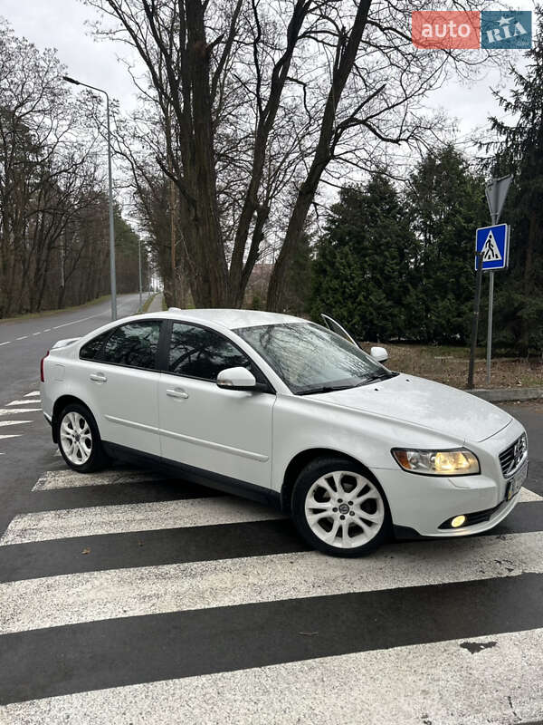 Volvo S40 (2011)