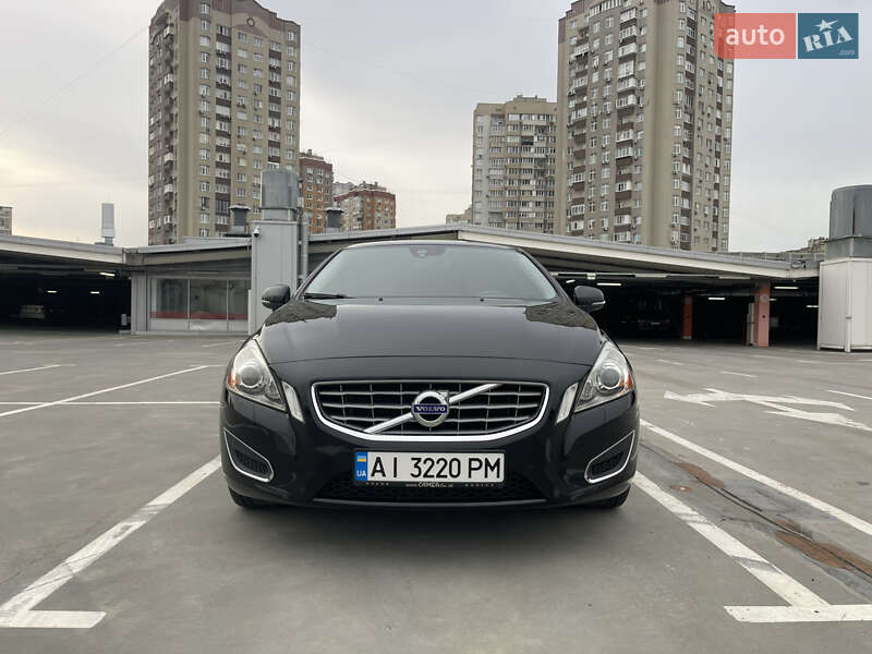 Volvo S60 (2012)