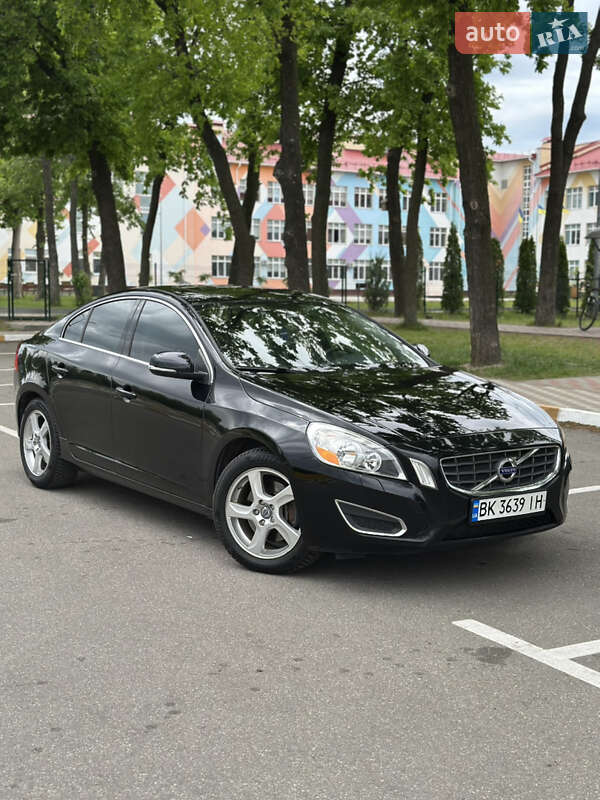 Volvo S60 (2012)