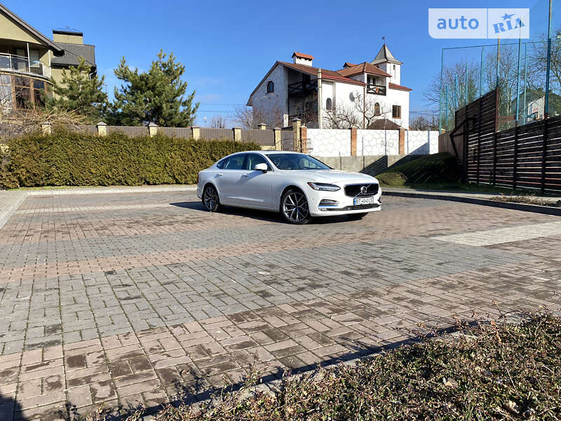 Volvo S90 (2018)