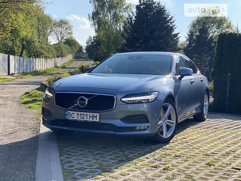 Volvo S90 (2016)
