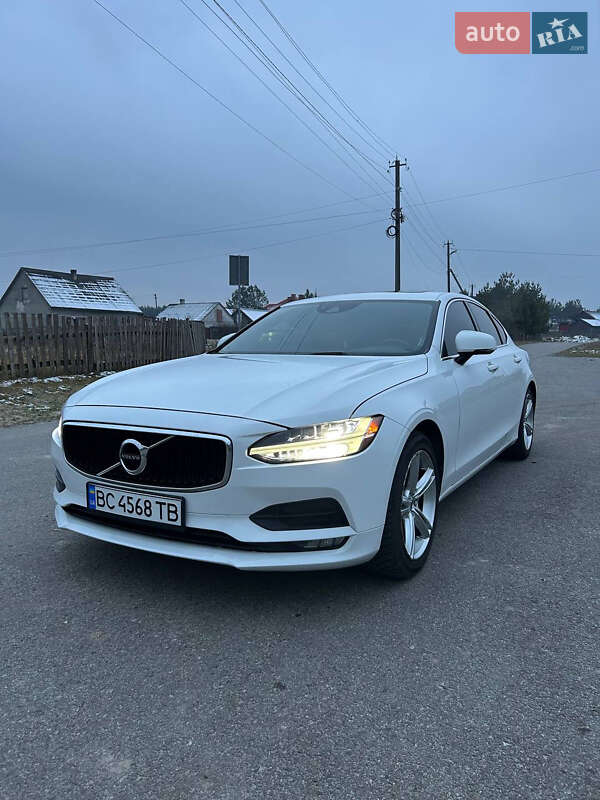 Volvo S90 (2016)
