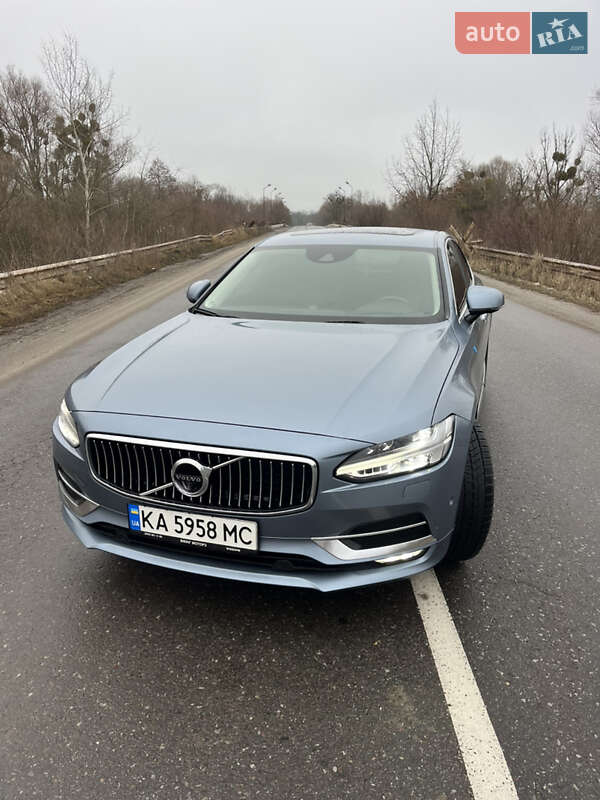 Volvo S90 (2016)