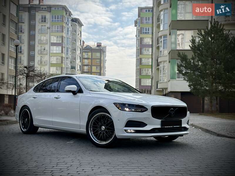 Volvo S90 (2017)