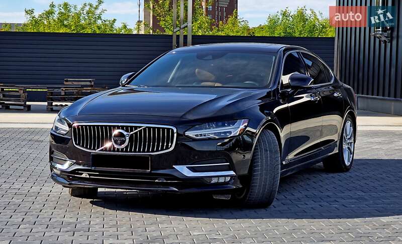 Volvo S90 (2017)