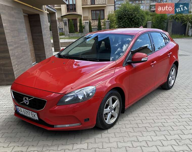 Volvo V40 (2013)