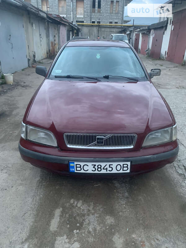 Volvo V40 (1996)