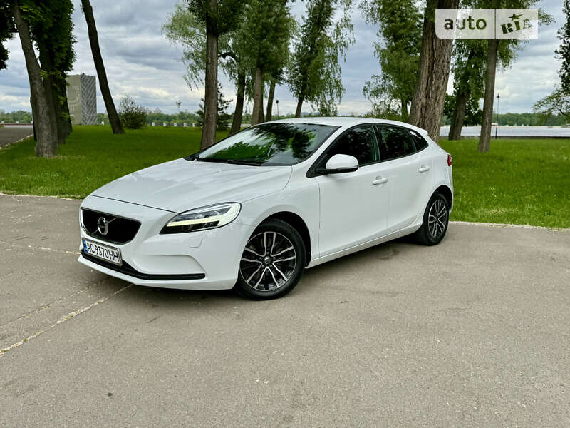 Volvo V40 (2017)