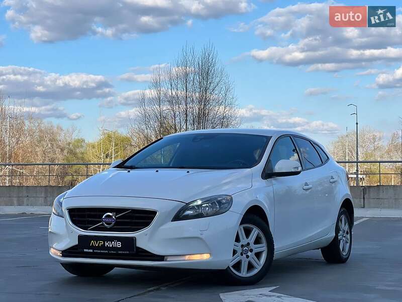 Volvo V40 (2013)