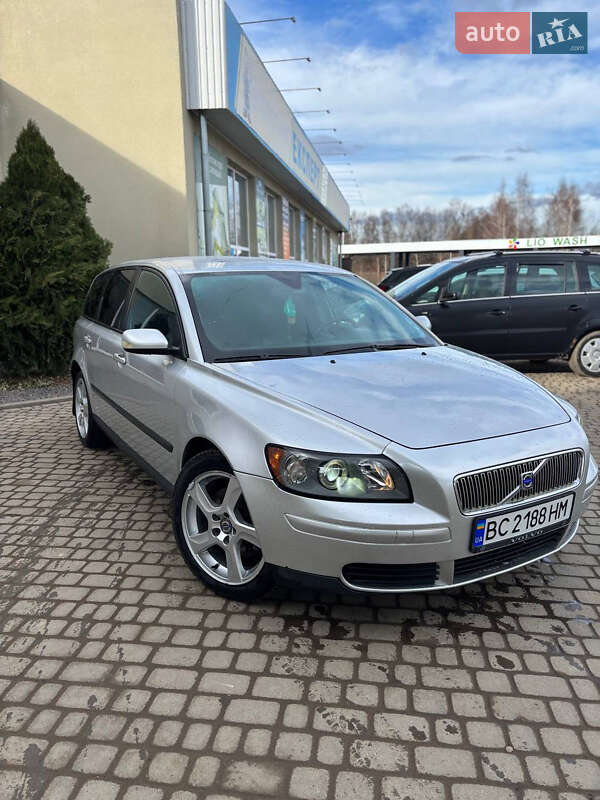 Volvo V50 (2004)