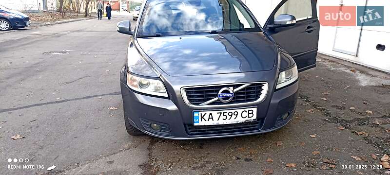 Volvo V50 (2010)
