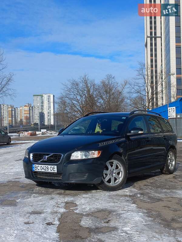 Volvo V50 (2009)