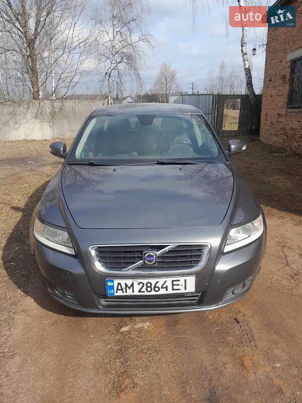 Volvo V50 (2008)