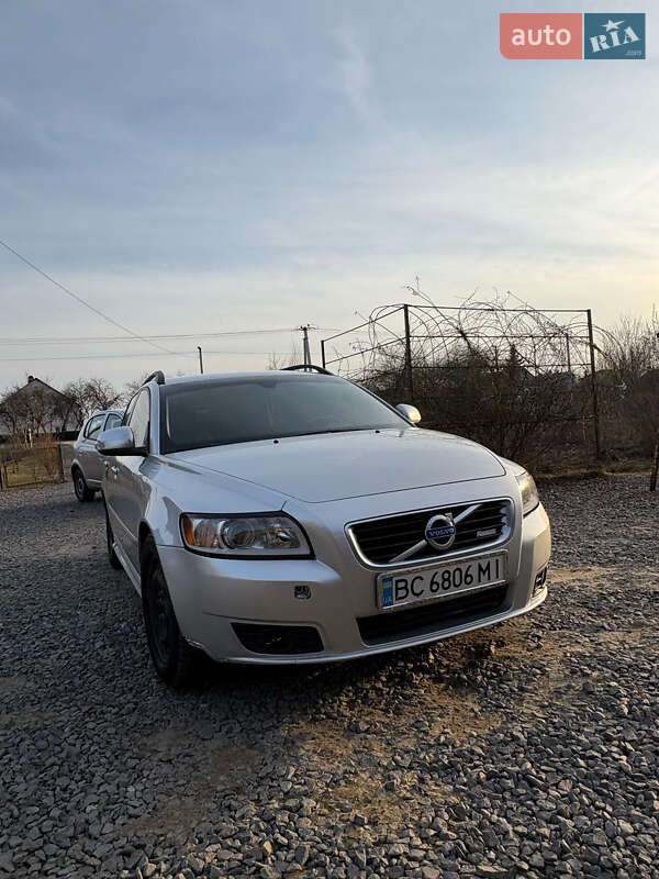 Volvo V50 (2010)