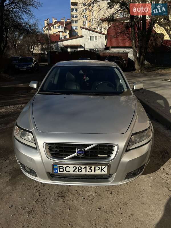 Volvo V50 (2008)