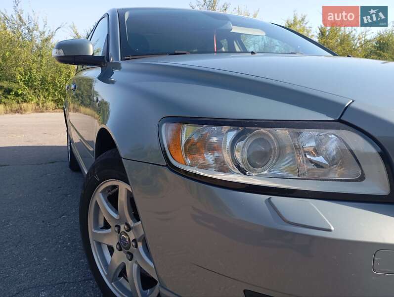 Volvo V50 (2009)