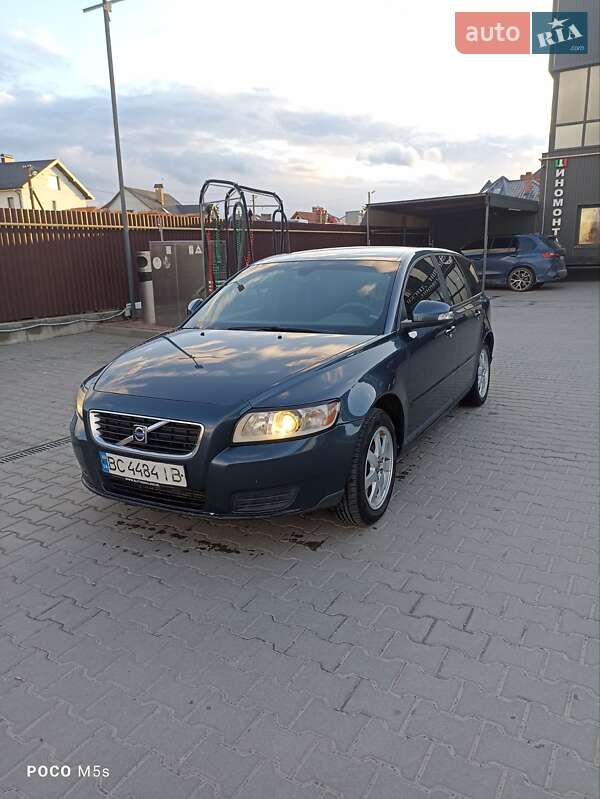 Volvo V50 (2009)