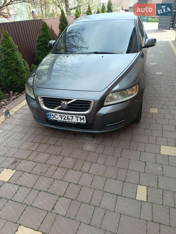 Volvo V50 (2008)