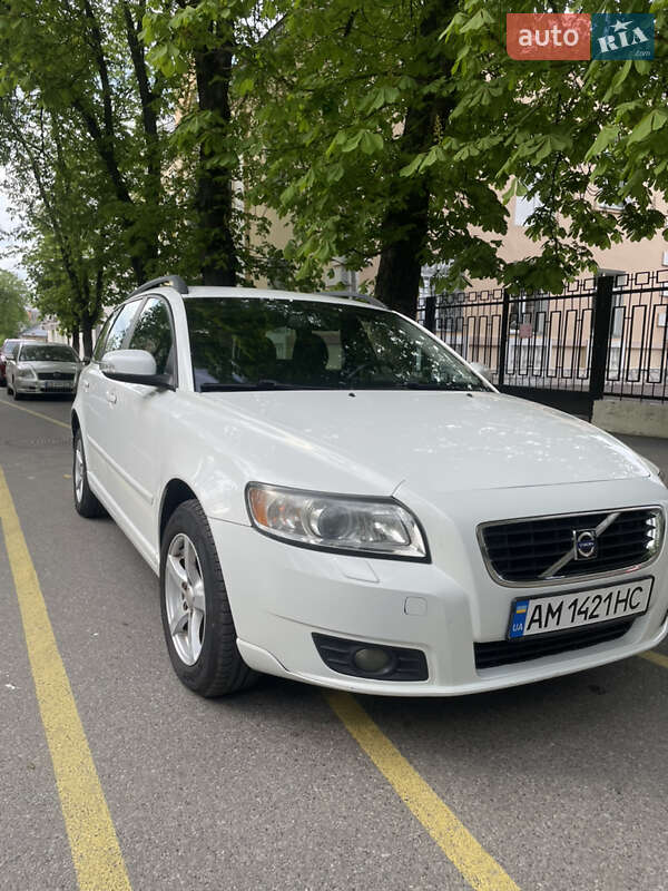 Volvo V50 (2008)