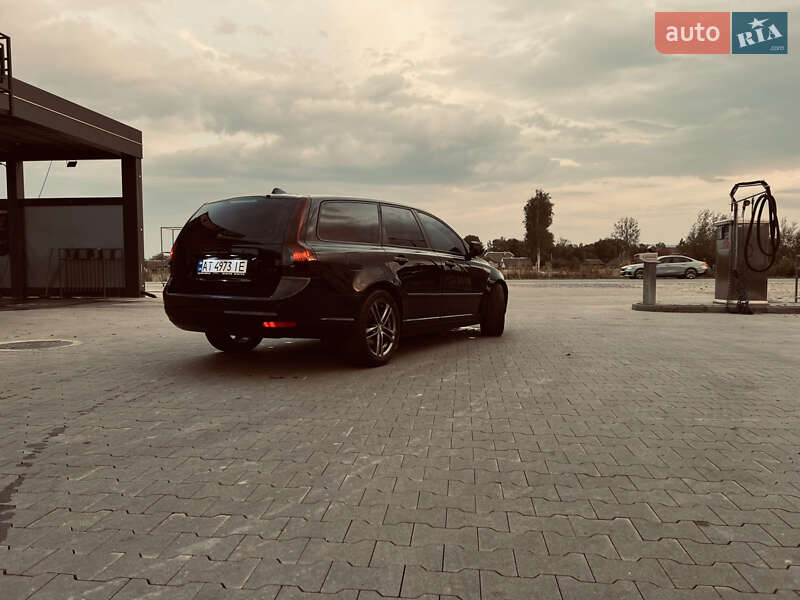 Volvo V50 (2010)