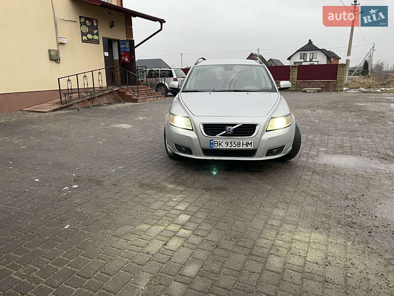 Volvo V50 (2008)
