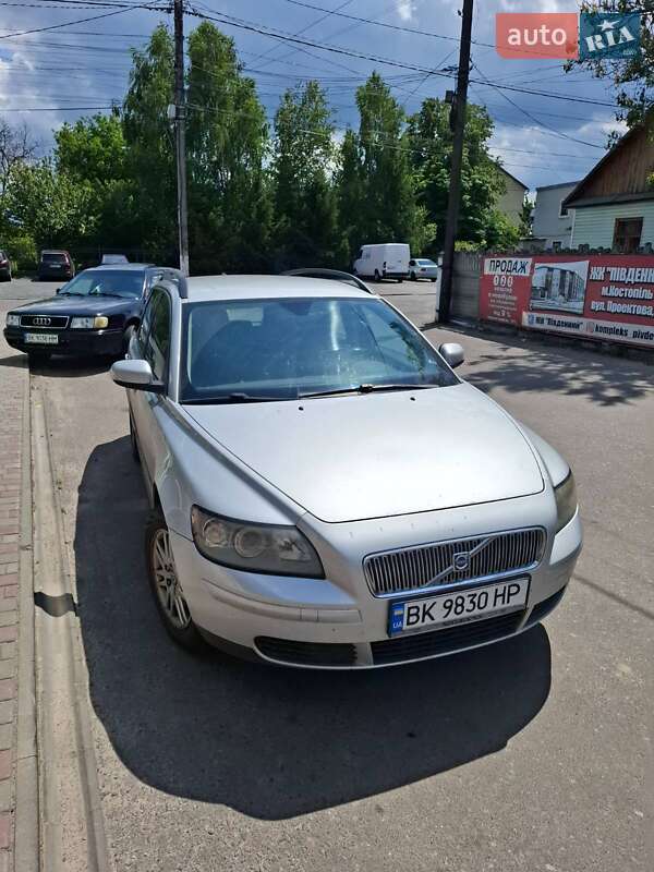 Volvo V50 (2006)