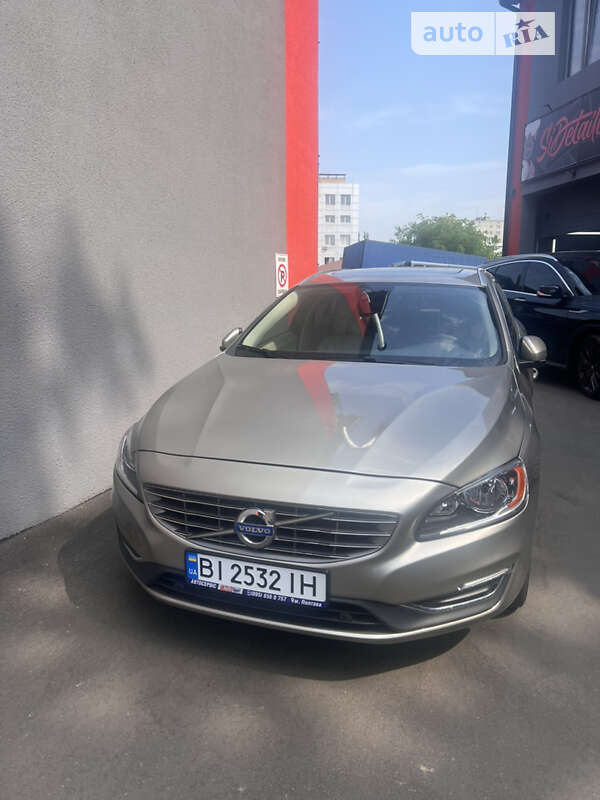Volvo V60 (2015)