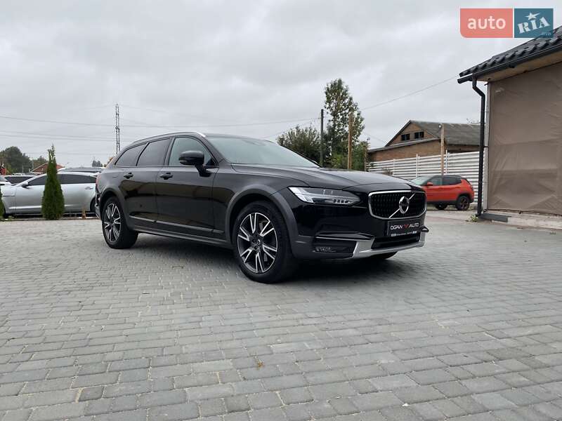 Volvo V90 cross country (2018)
