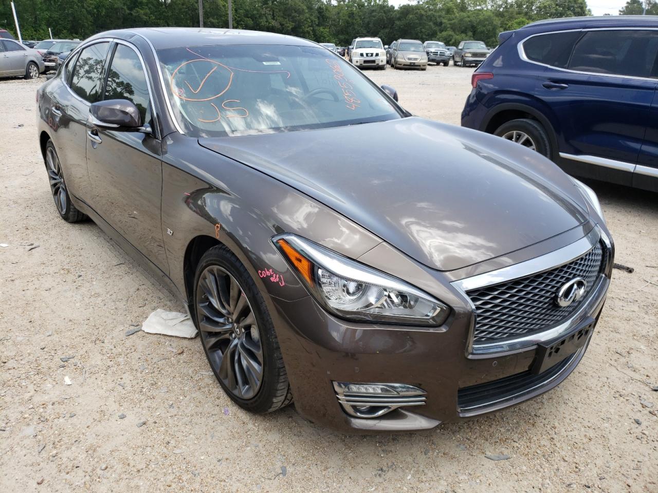 Infiniti Q70 (2016)