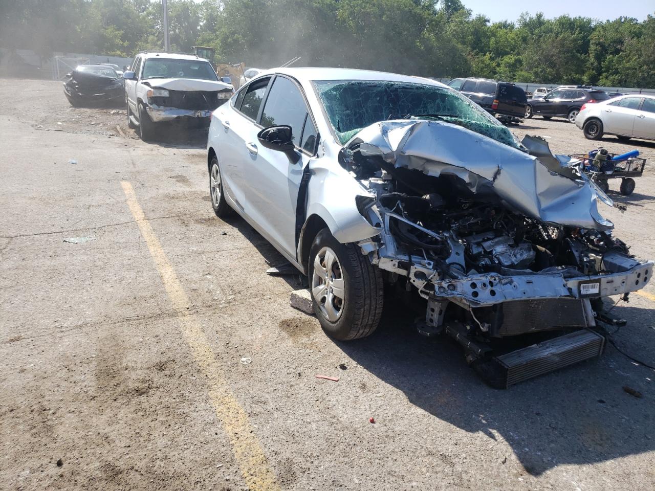 Chevrolet Cruze ls (2017)
