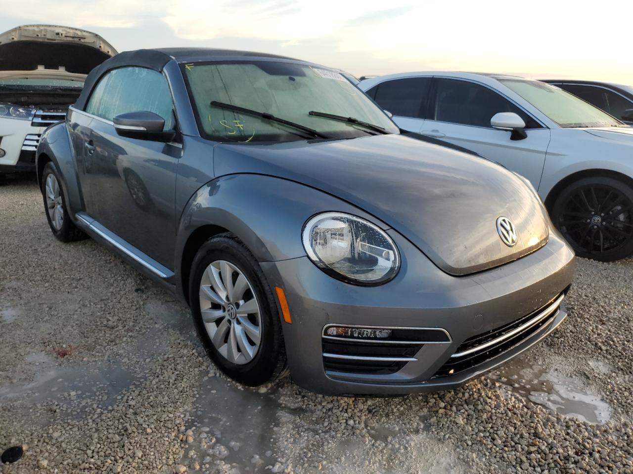 Volkswagen Beetle s (2019)