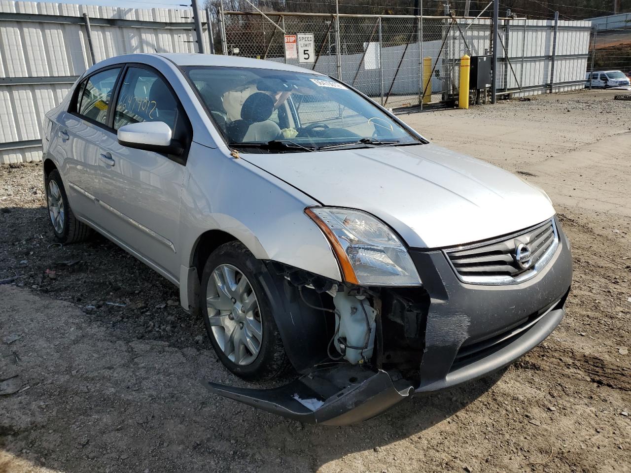 Nissan Sentra 2-0 (2011)