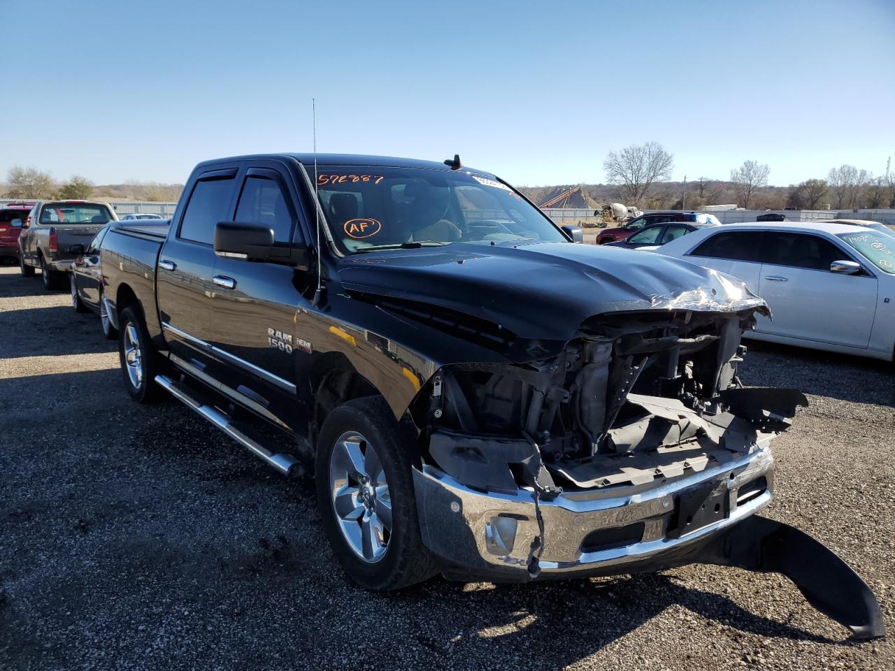Ram 1500 slt (2017)