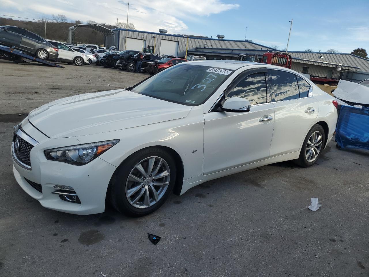 Infiniti Q50 base (2015)